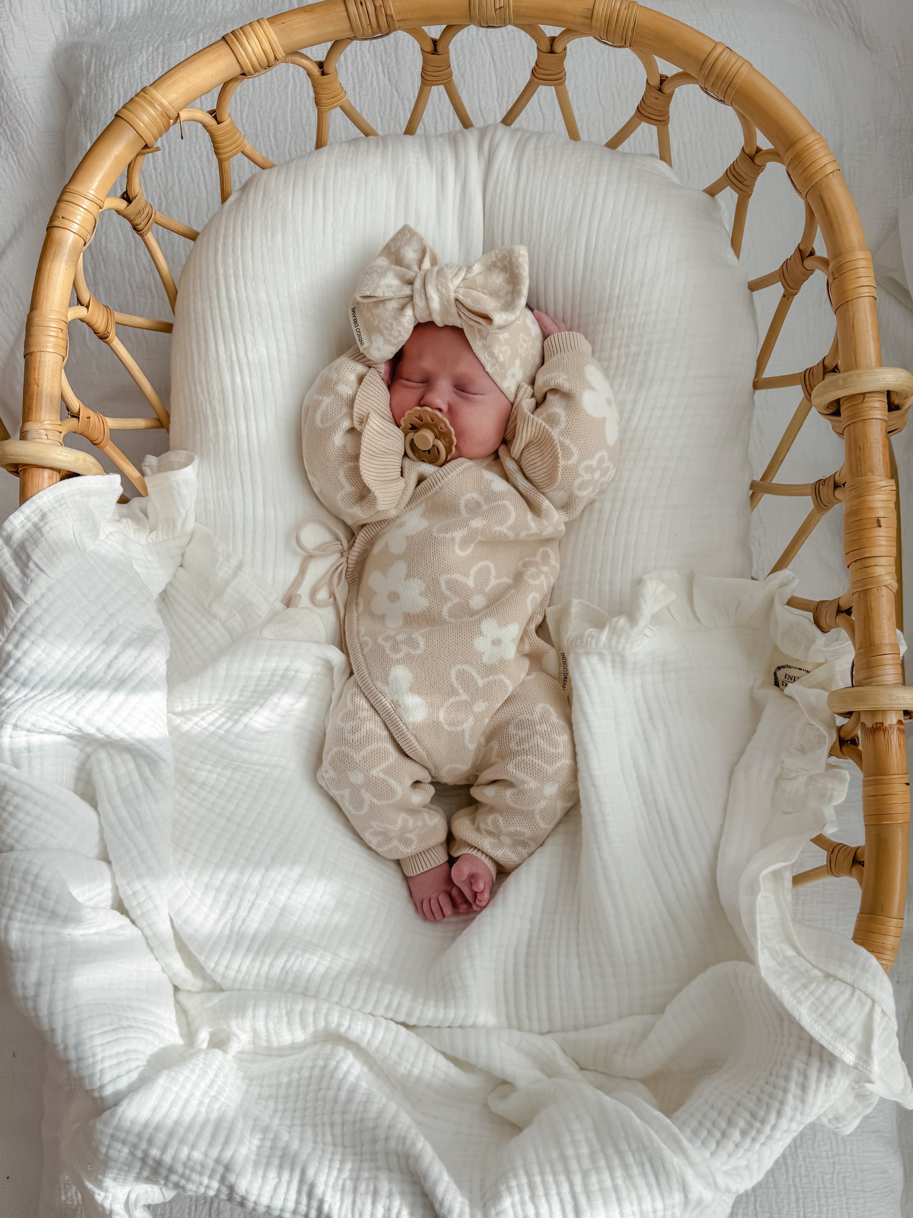 Milk Cotton Frill Blanket