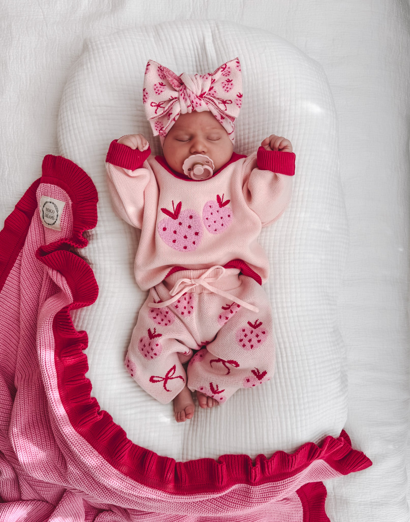 Chunky Frill Raspberry Blanket