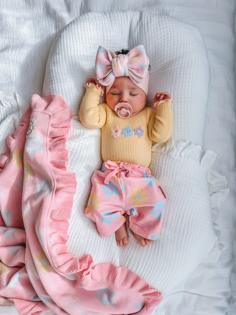 Goldie Frill Blanket