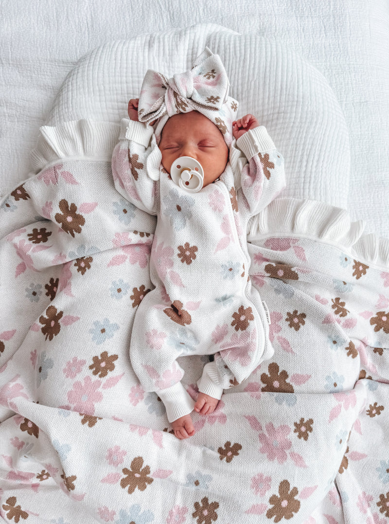 Banksi Frill Blanket