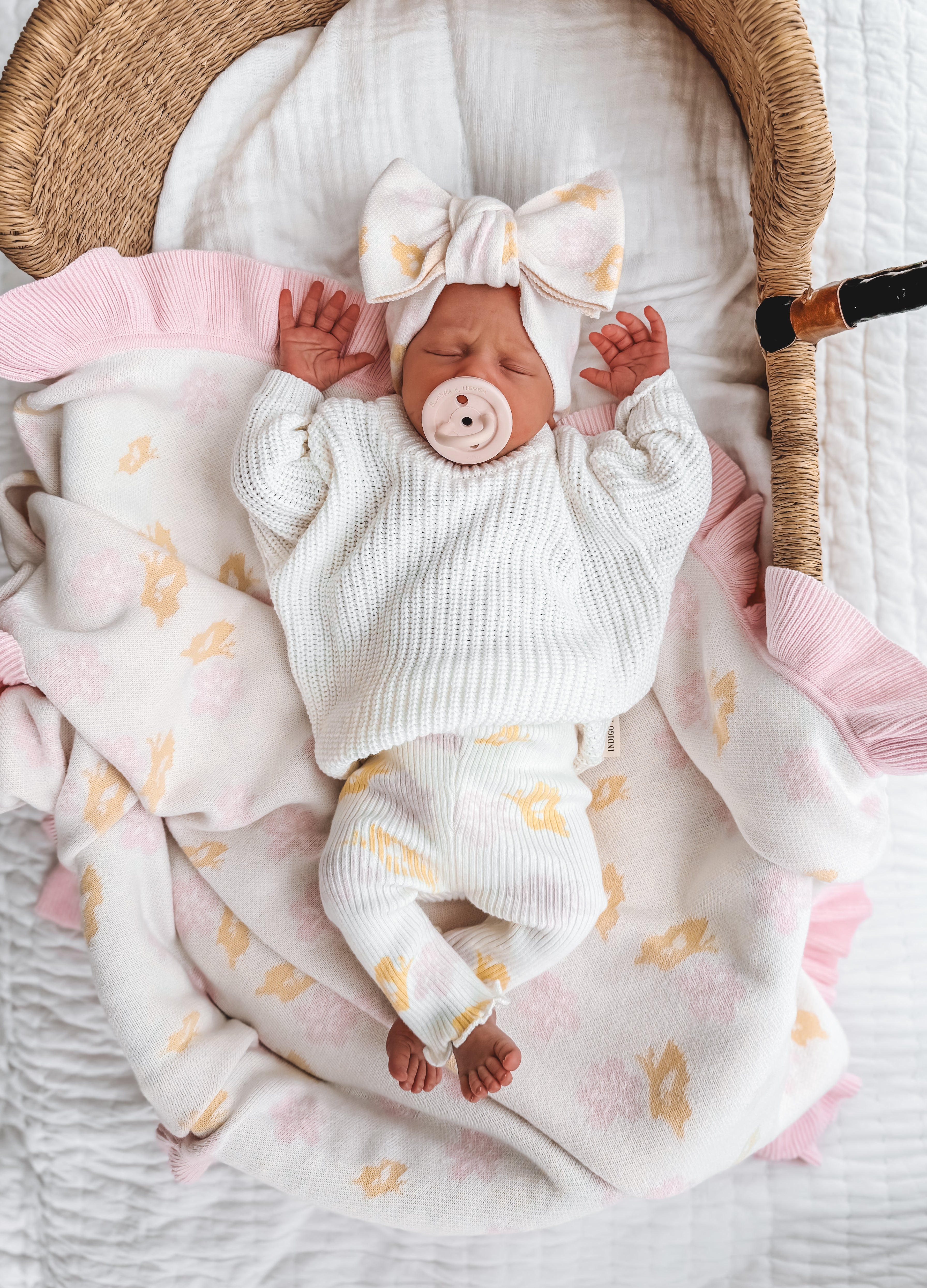 Honey Blossom Frill Knit Leggings
