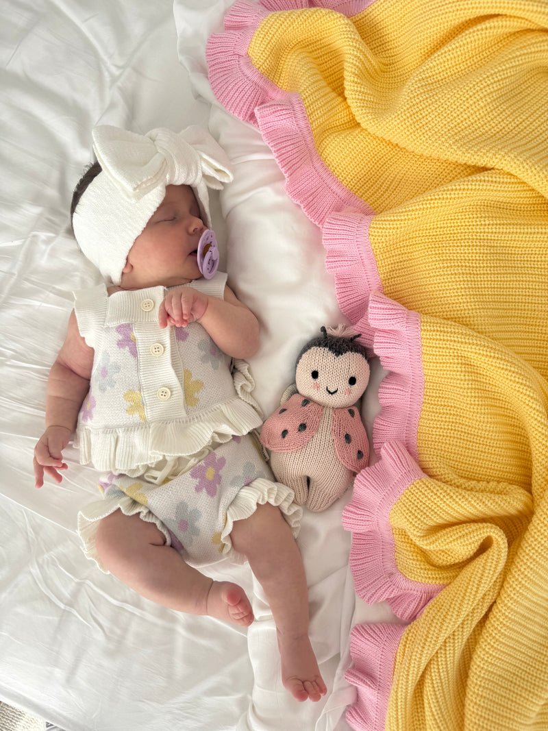 Chunky Frill Lemon Blanket