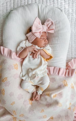 Honey Blossom Frill Blanket