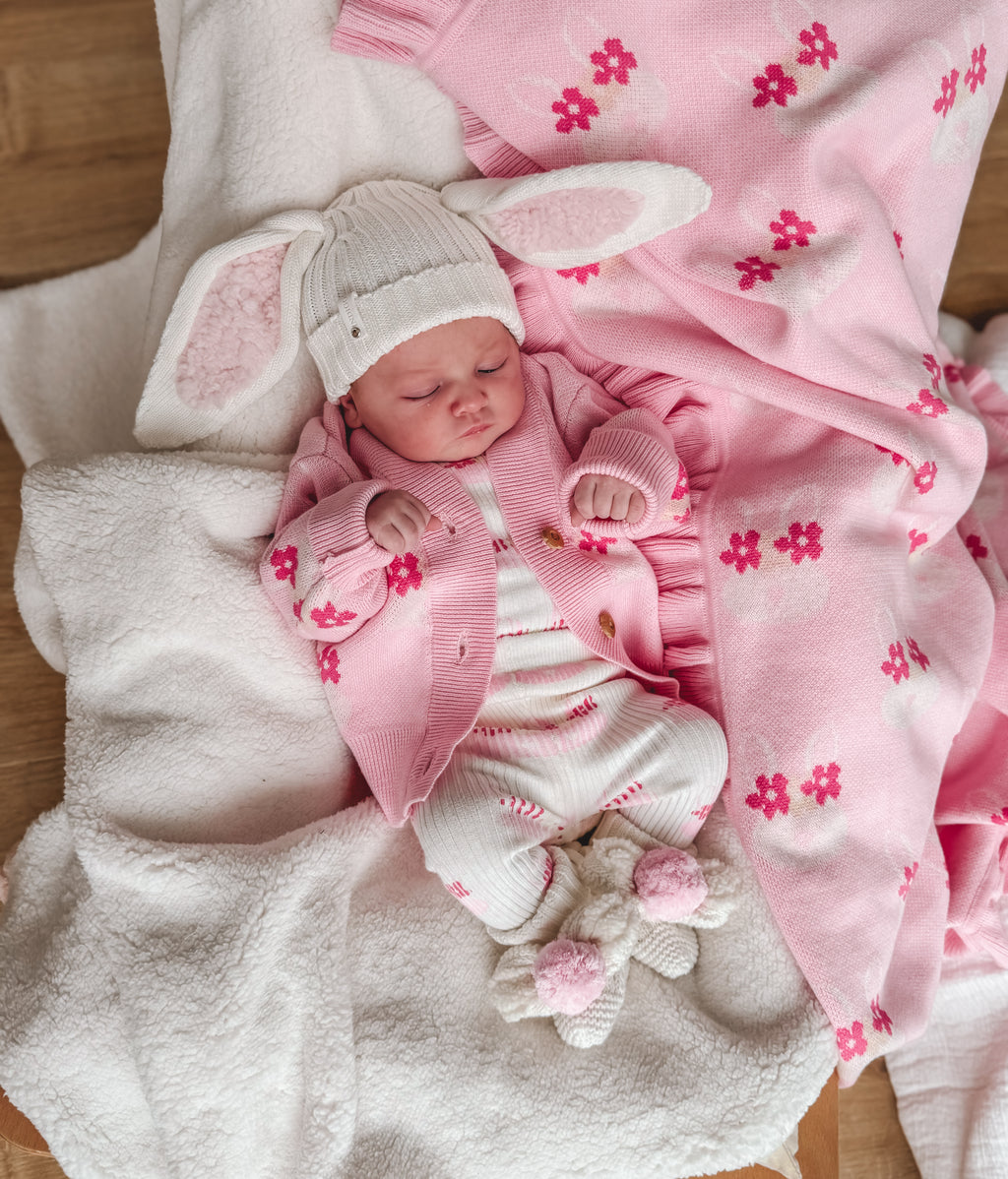 Bonnie Frill Blanket - Bubblegum Pink