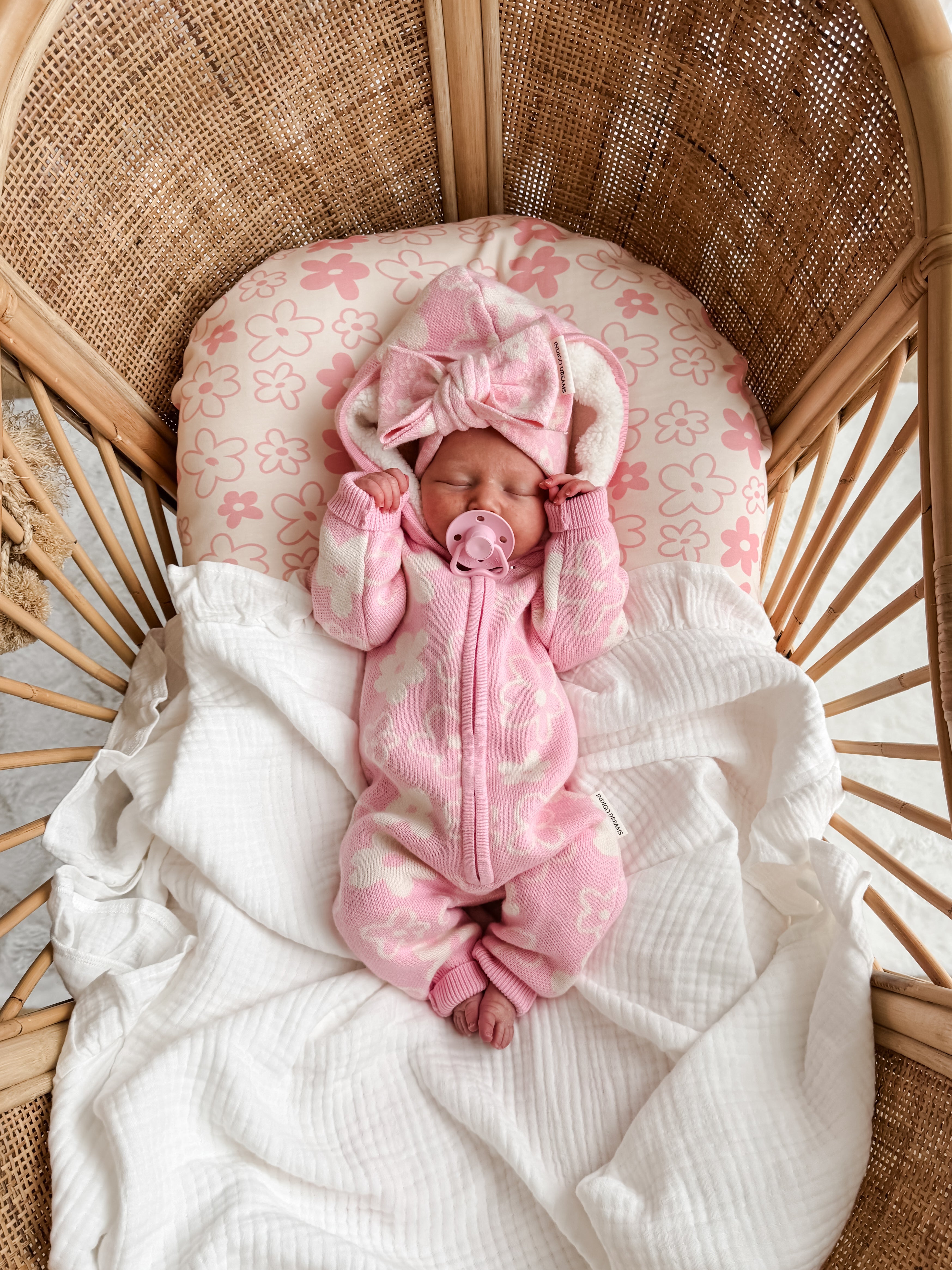 Romy Stretch Swaddle - Marshmallow