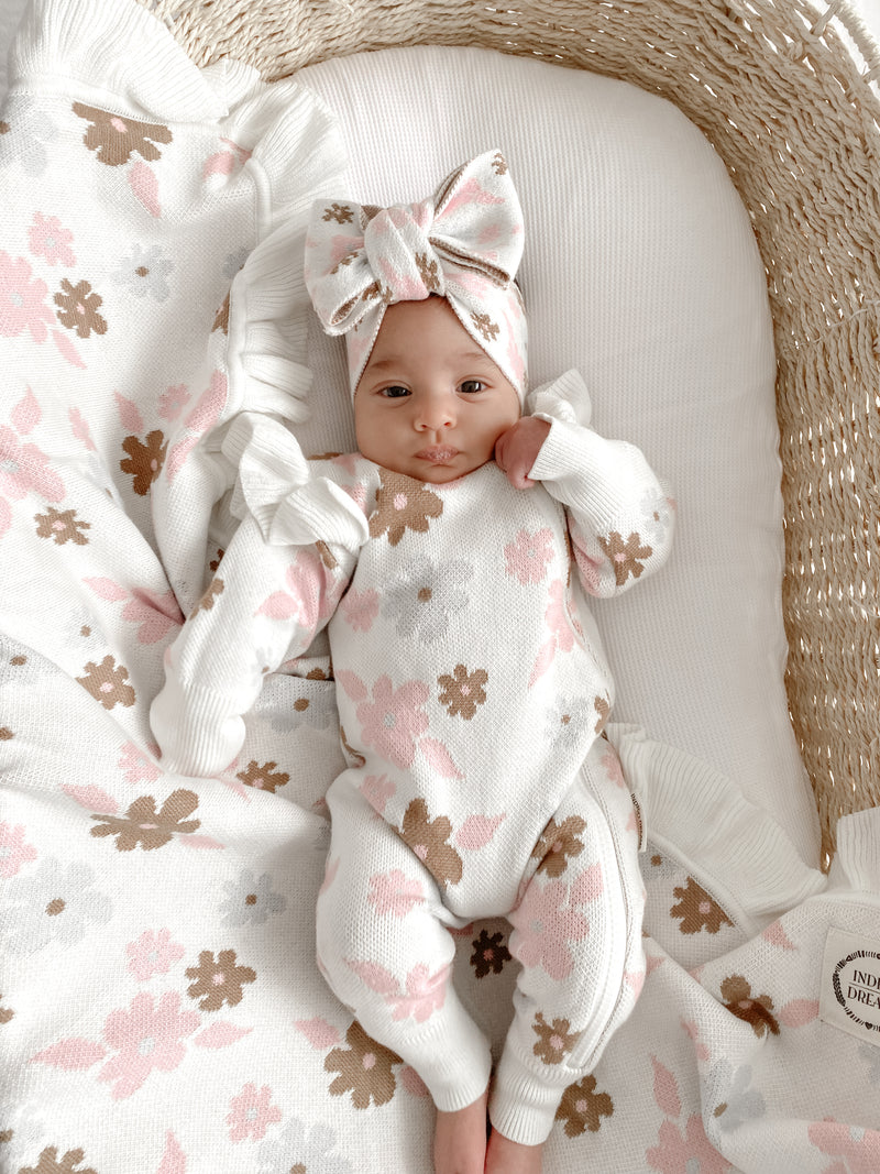 Banksi Frill Blanket