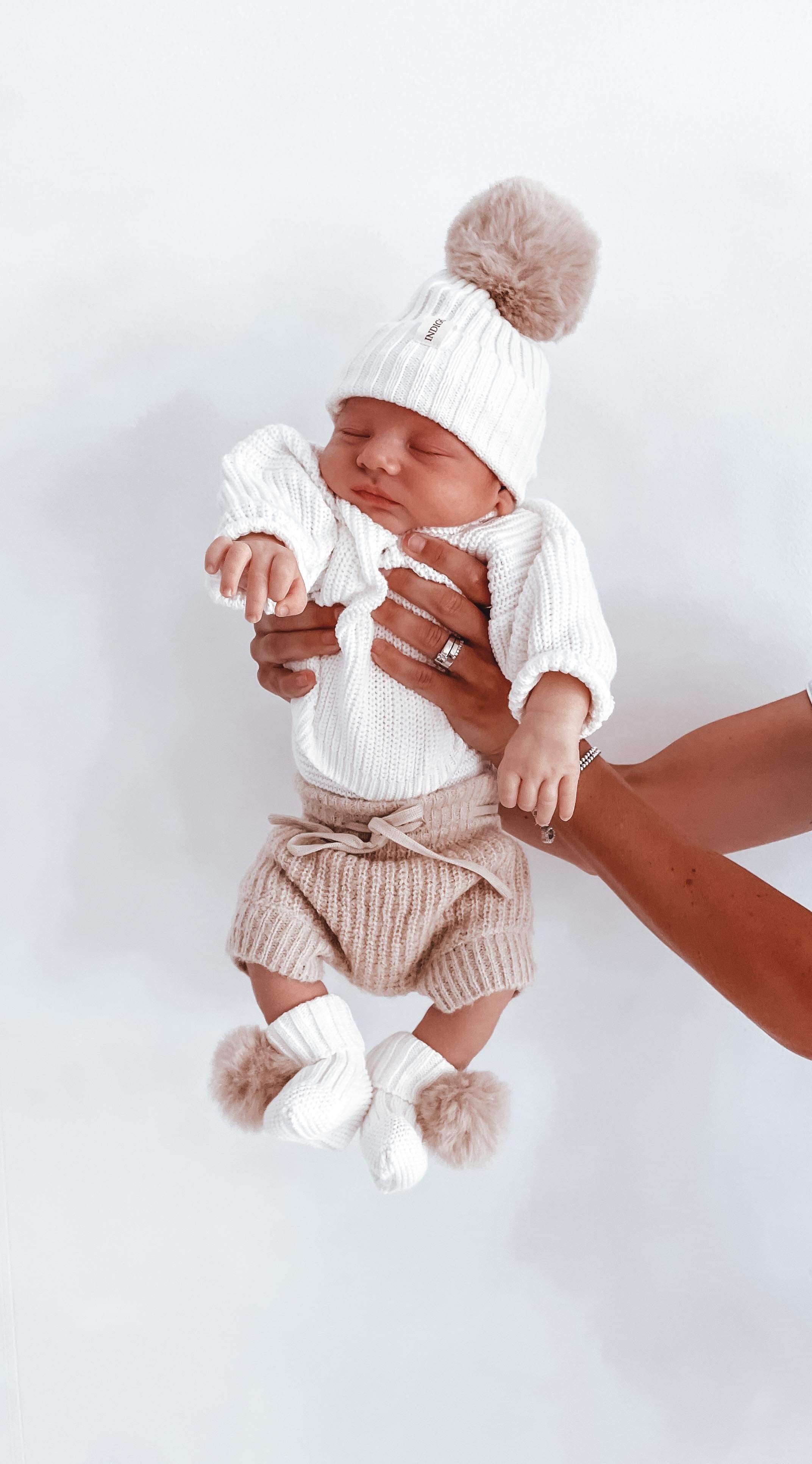 Oat Pom Booties